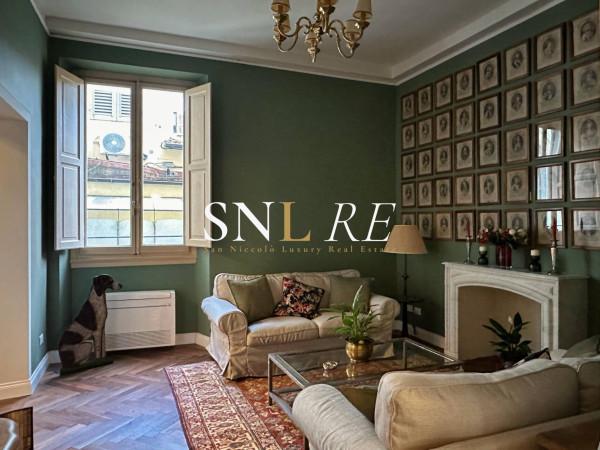 Appartamento in Lungarno Guicciardini, Firenze