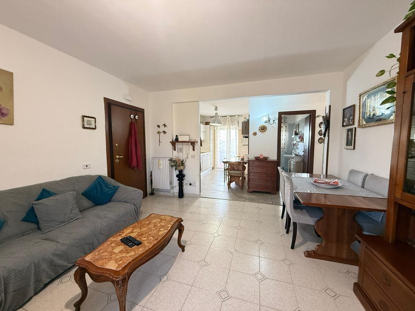Trilocale in Via dei Cochi 6, Roma