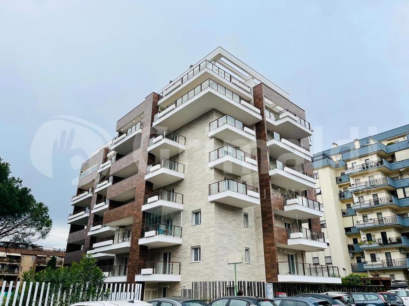 Bilocale in Via Mar della Cina, Roma