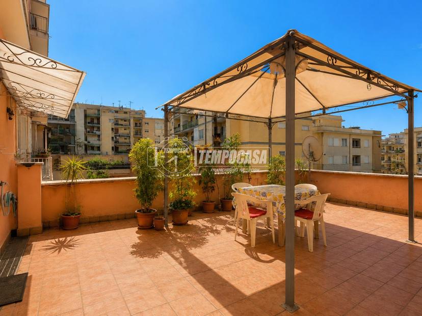 Trilocale in Salita Arenella, Napoli