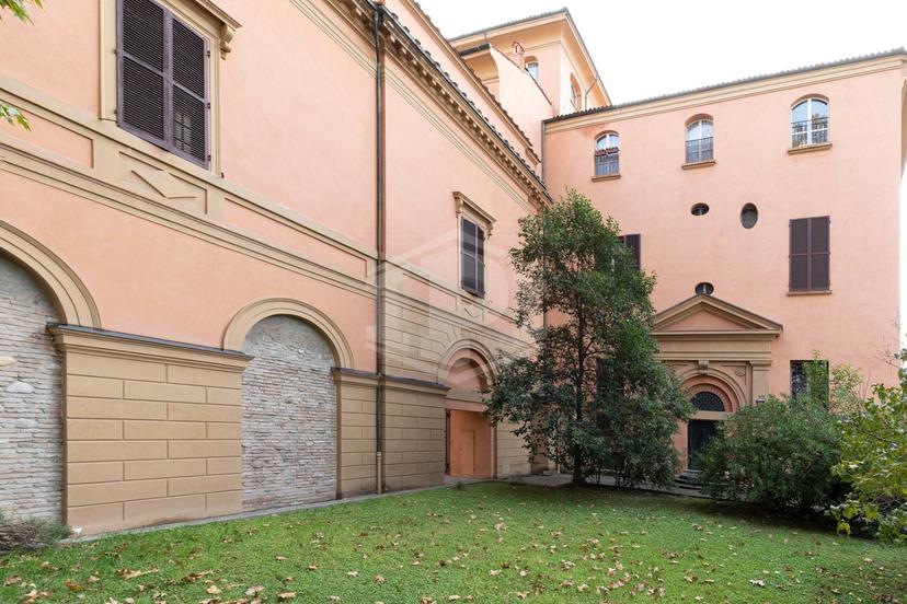 Appartamento in Via Barberia, Bologna