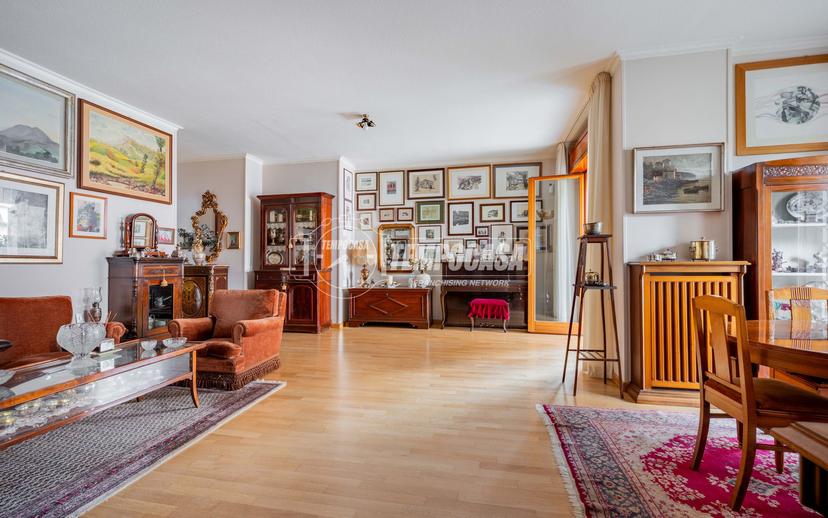 Appartamento in Viale della Grande Muraglia 313, Roma