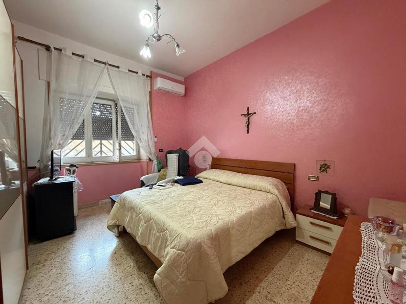 Trilocale in Via Umbria, Napoli