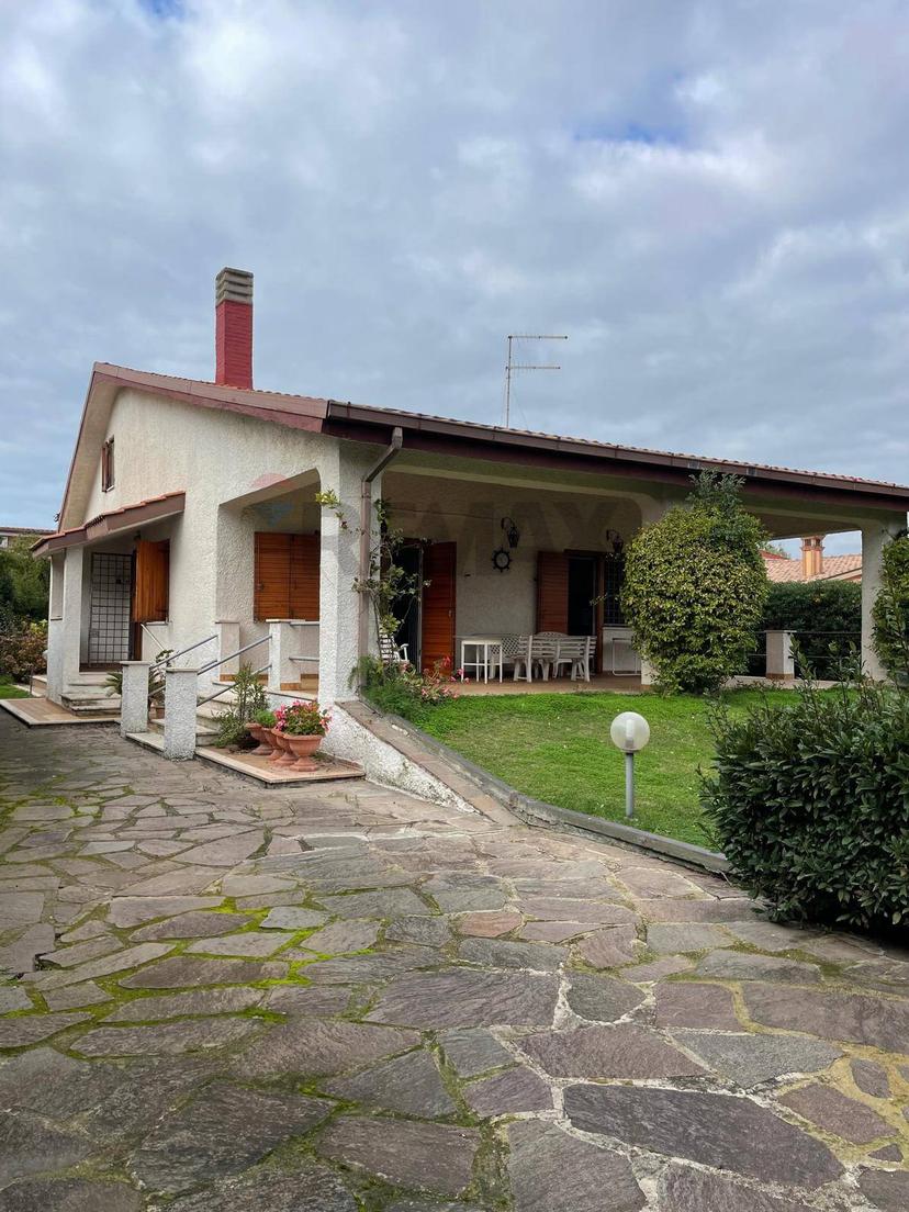 Villa in Via Tronto 33, Ardea