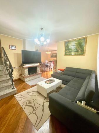 Villa bifamiliare in Via Rho, Cornaredo