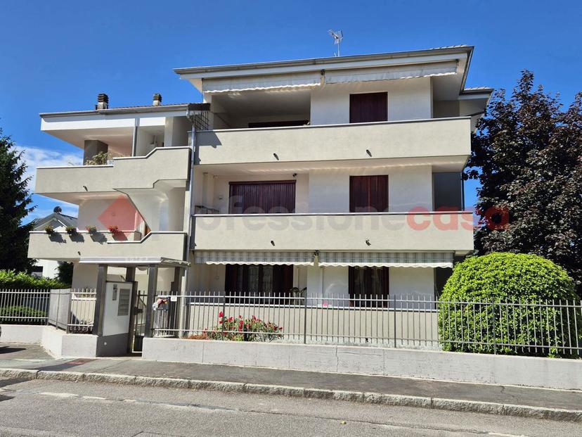 Trilocale in Via Giuseppe Garibaldi 41, Cerro Maggiore