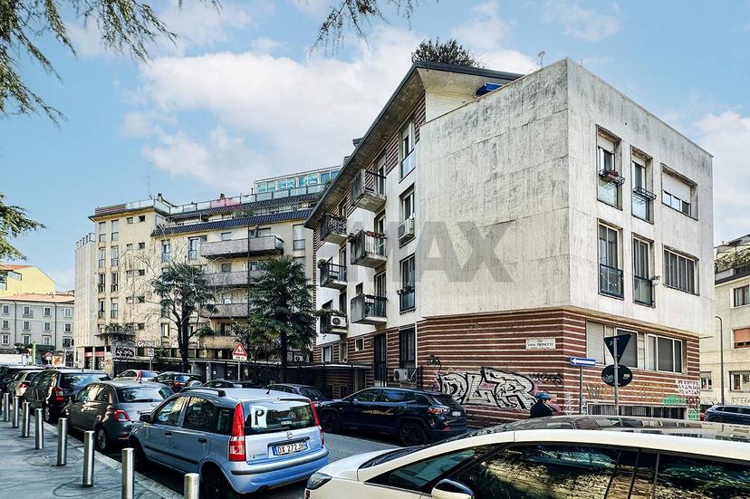 Trilocale in Via Prinetti 44, Milano