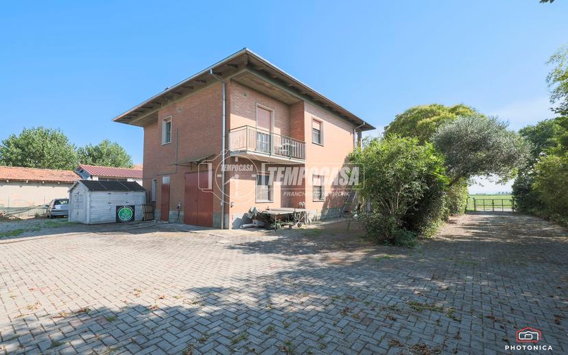 Villa in Via Luzzo, Budrio — foto 4 di 5