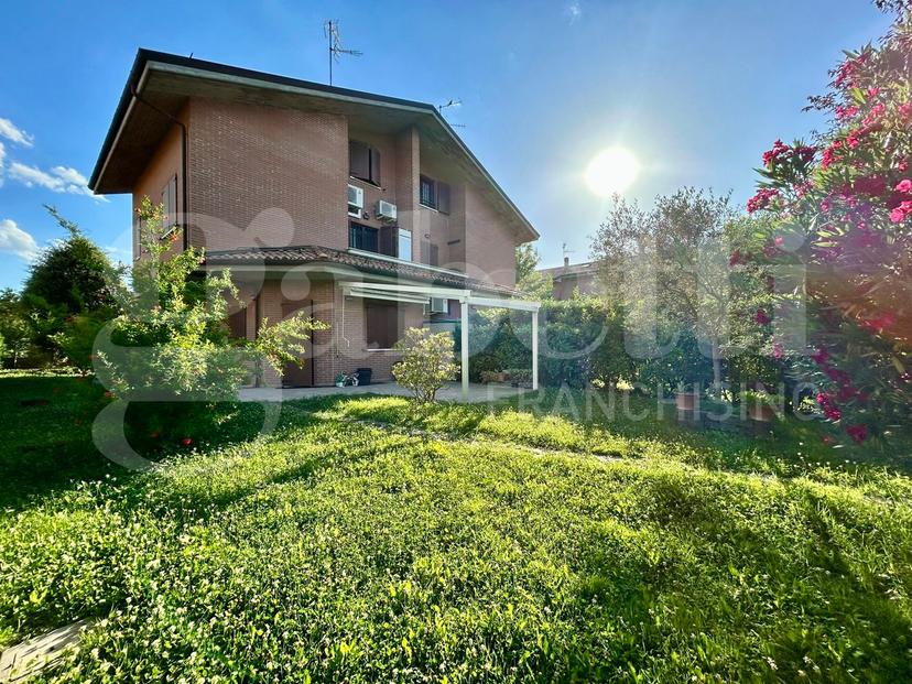 Villa bifamiliare in Via Antonio Poma, San Lazzaro di Savena — foto 2 di 5