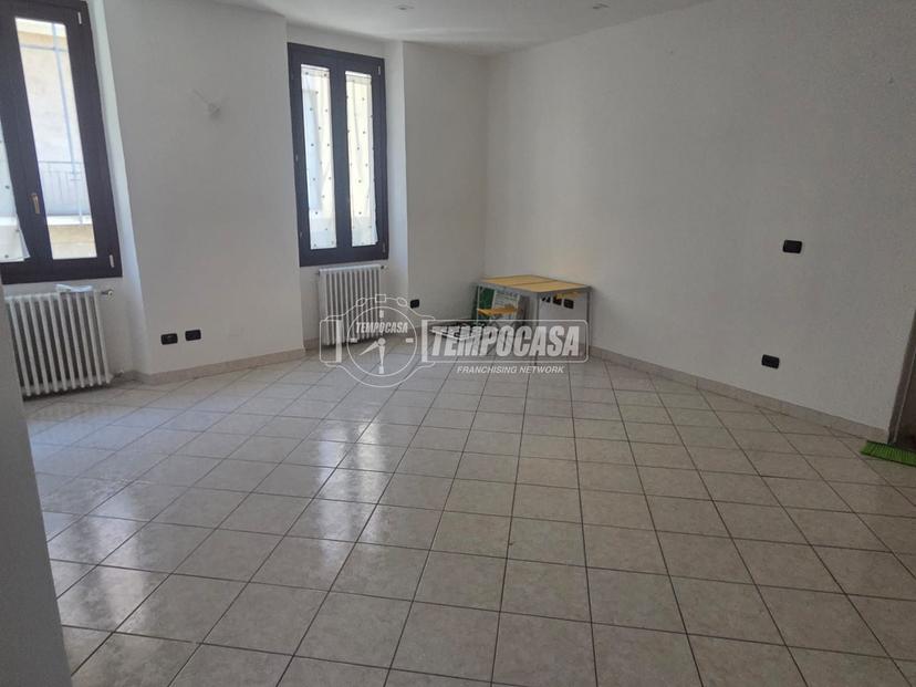 Trilocale in Via Roma 28, Cerro Maggiore