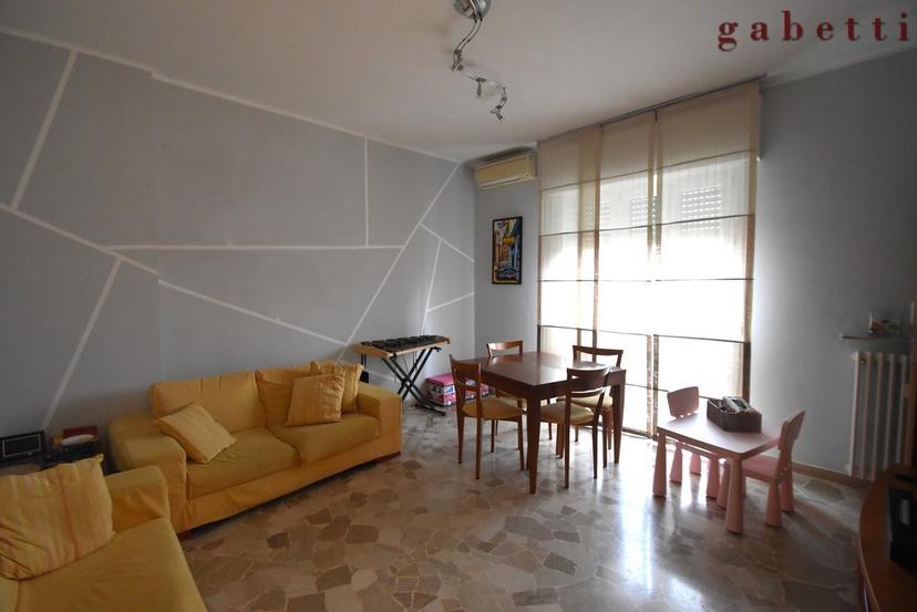 Trilocale in Via Mazenta 41, Magenta