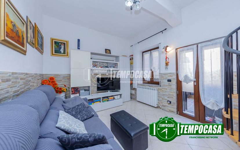 Casa indipendente in Via Cavour, Rosate — foto 2 di 5