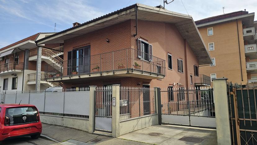 Porzione di villa in Via Dante di Nanni, Grugliasco — foto 2 di 5