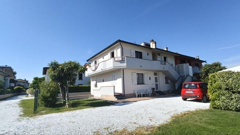Villa bifamiliare, Fucecchio