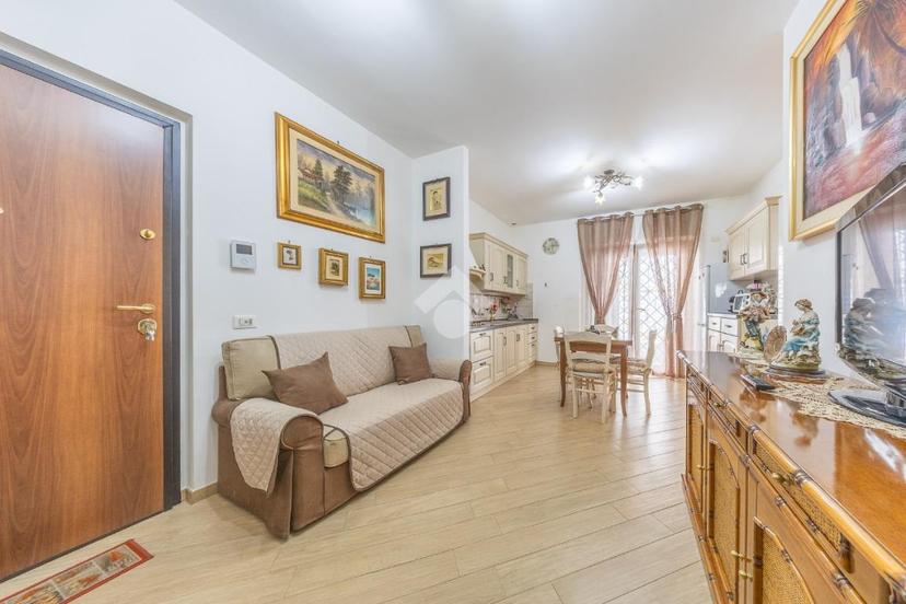 Trilocale in Via Vincenzo Monti 12, Guidonia Montecelio