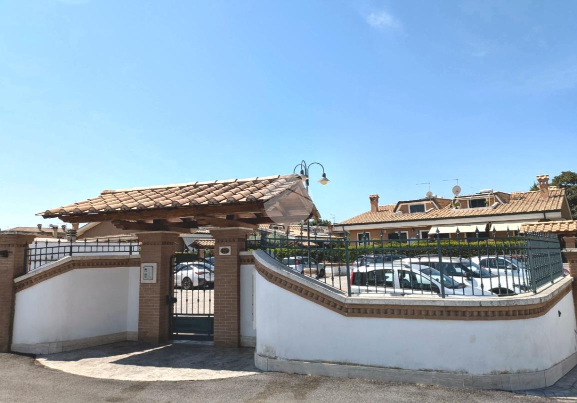 Villa a schiera in Via Icaro 32, Ciampino