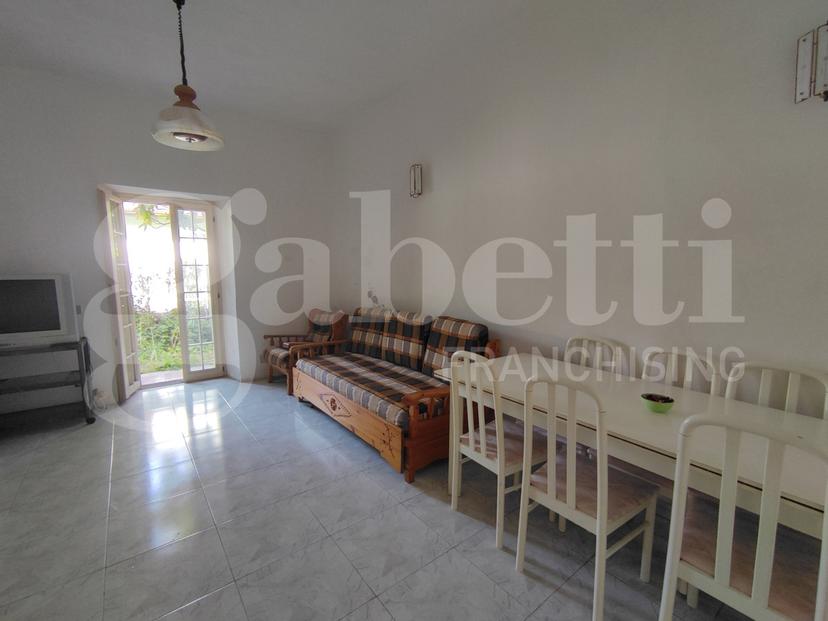 Bilocale in Ardeatina 403, Anzio