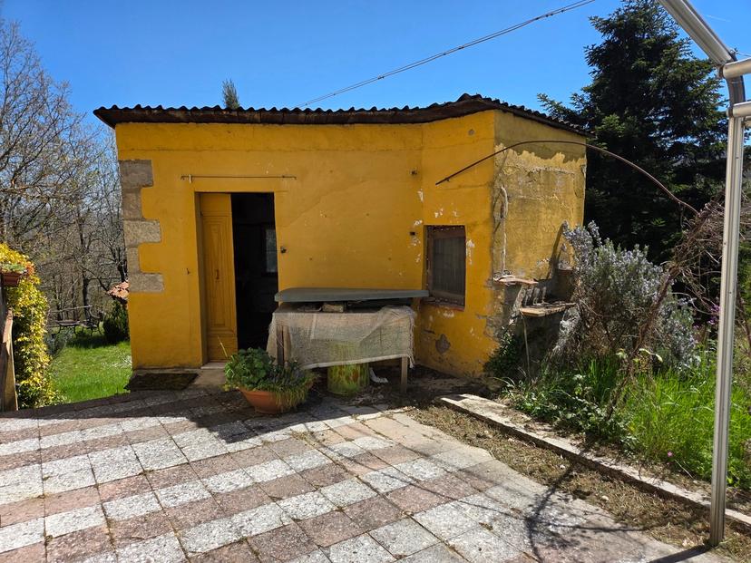 Trilocale in Località Burzanella  10, Camugnano