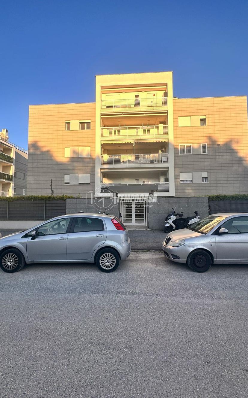 Trilocale in Via Federico Filippini, Roma