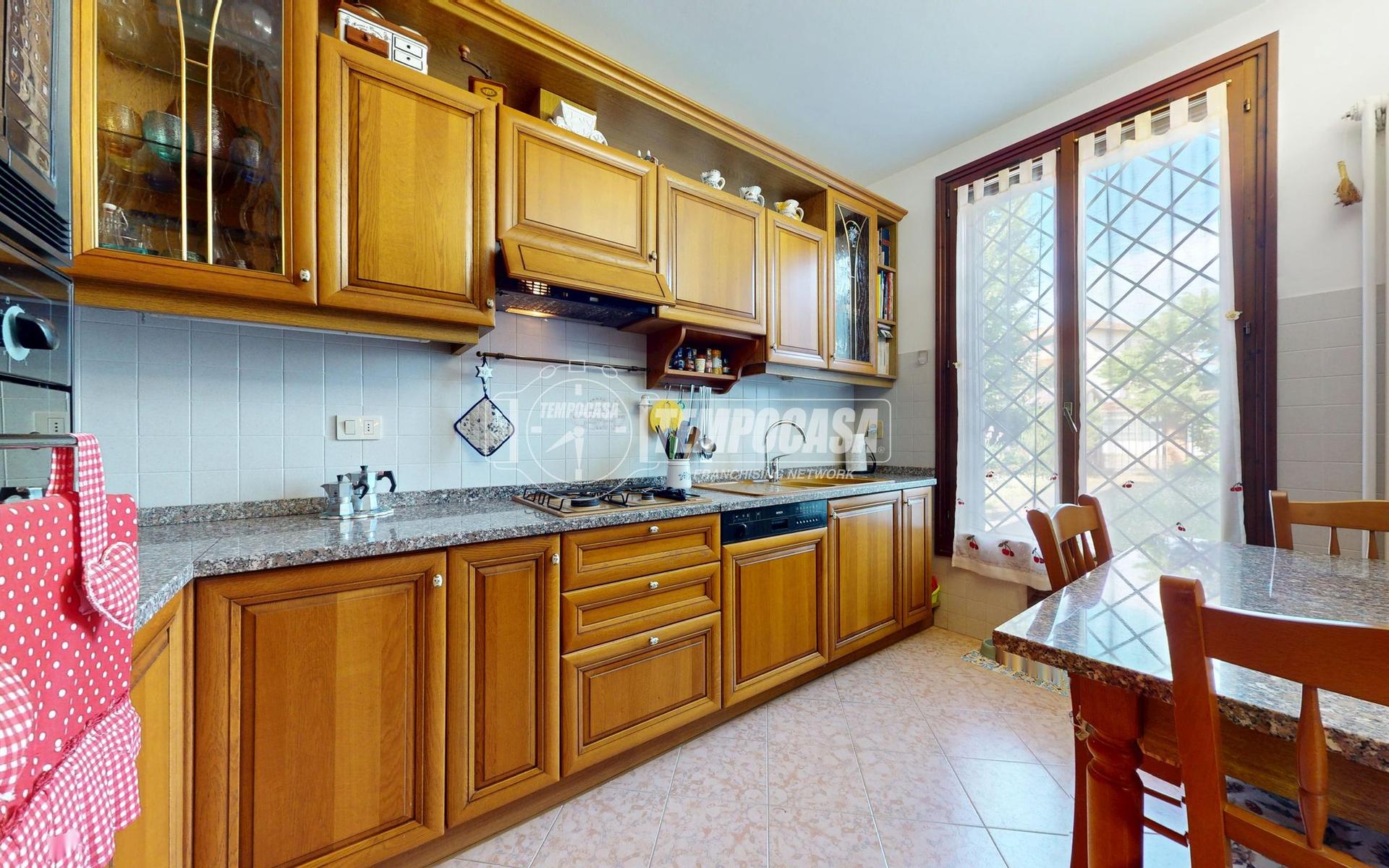 Villa a schiera in Via Foscolo 45, Castel Maggiore