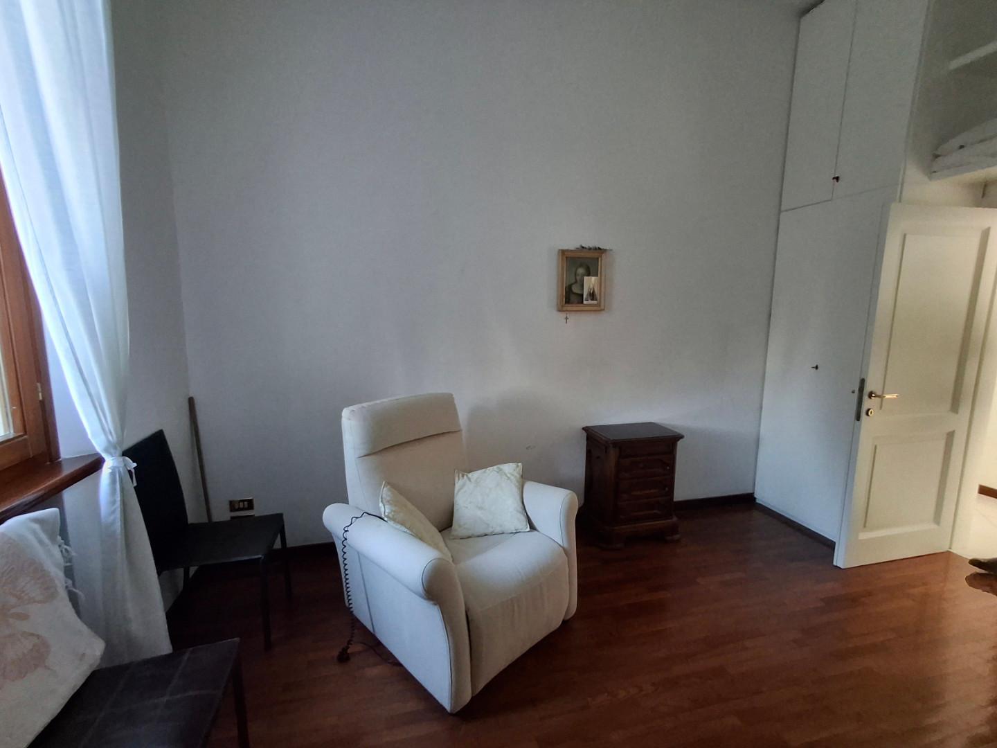 Bilocale, Capraia e Limite