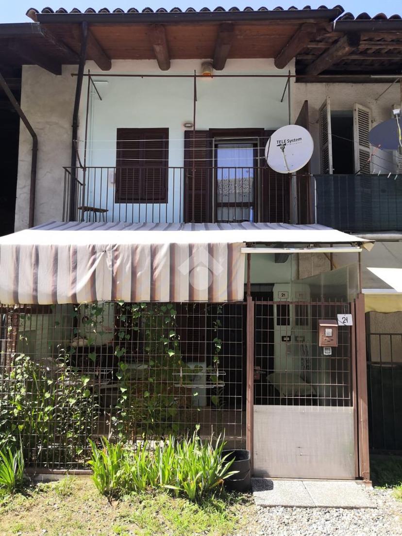 Casa indipendente in Via Nino Costa 21, Front — foto 2 di 5