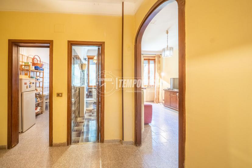 Bilocale in Via Giacomo Barzellotti, Roma