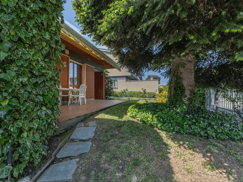 Villa in Viale Monte Resegone 30, Arese — foto 3 di 5