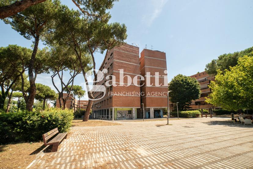 Trilocale in Piazza Francesco Vannetti Donnini , Roma