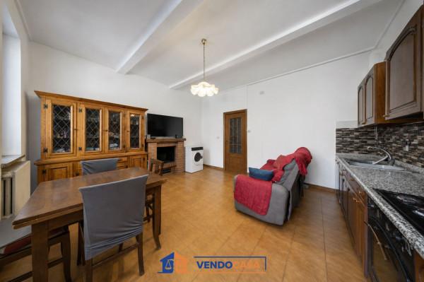 Trilocale in Via Carignano 2, Vinovo