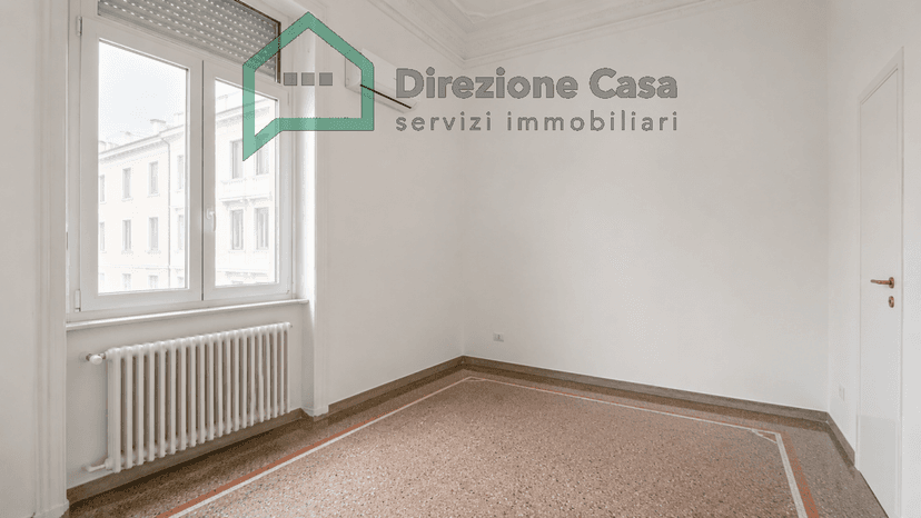 Trilocale in Via Milano, Napoli