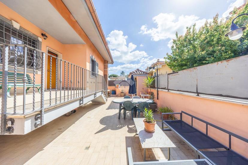 Villa in Via Fosso dell'Osa 476, Roma