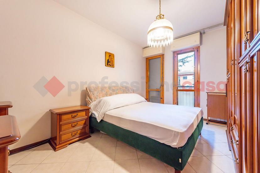 Trilocale in Via Cinquefrondi 115, Roma
