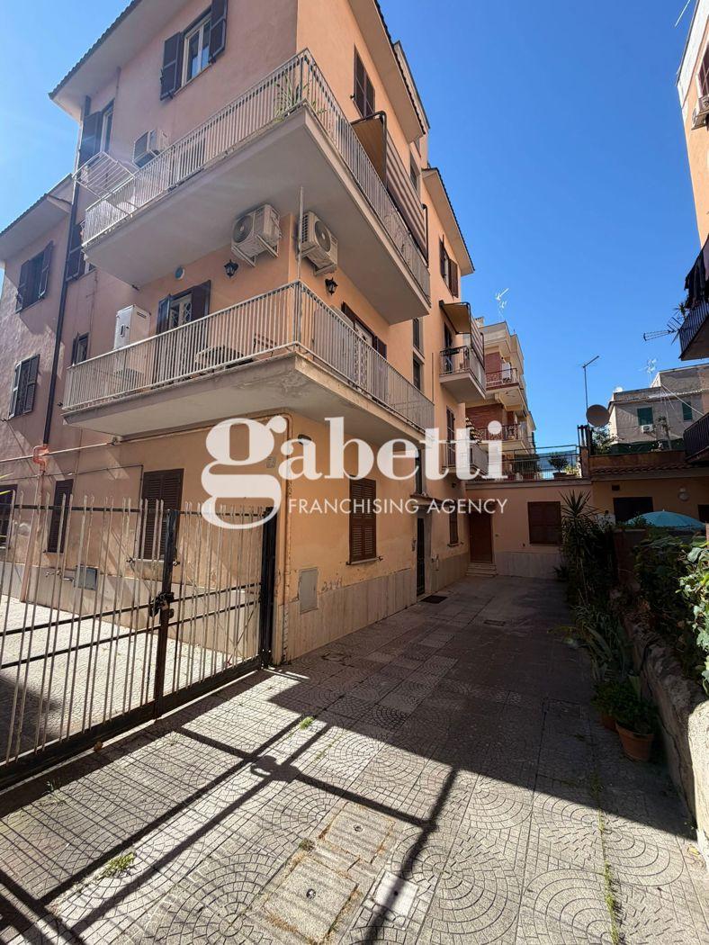 Trilocale in Via dei Gelsi 73, Roma