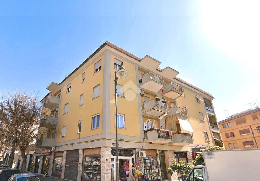 Quadrilocale in Piazza Trento E Trieste 27, Ciampino