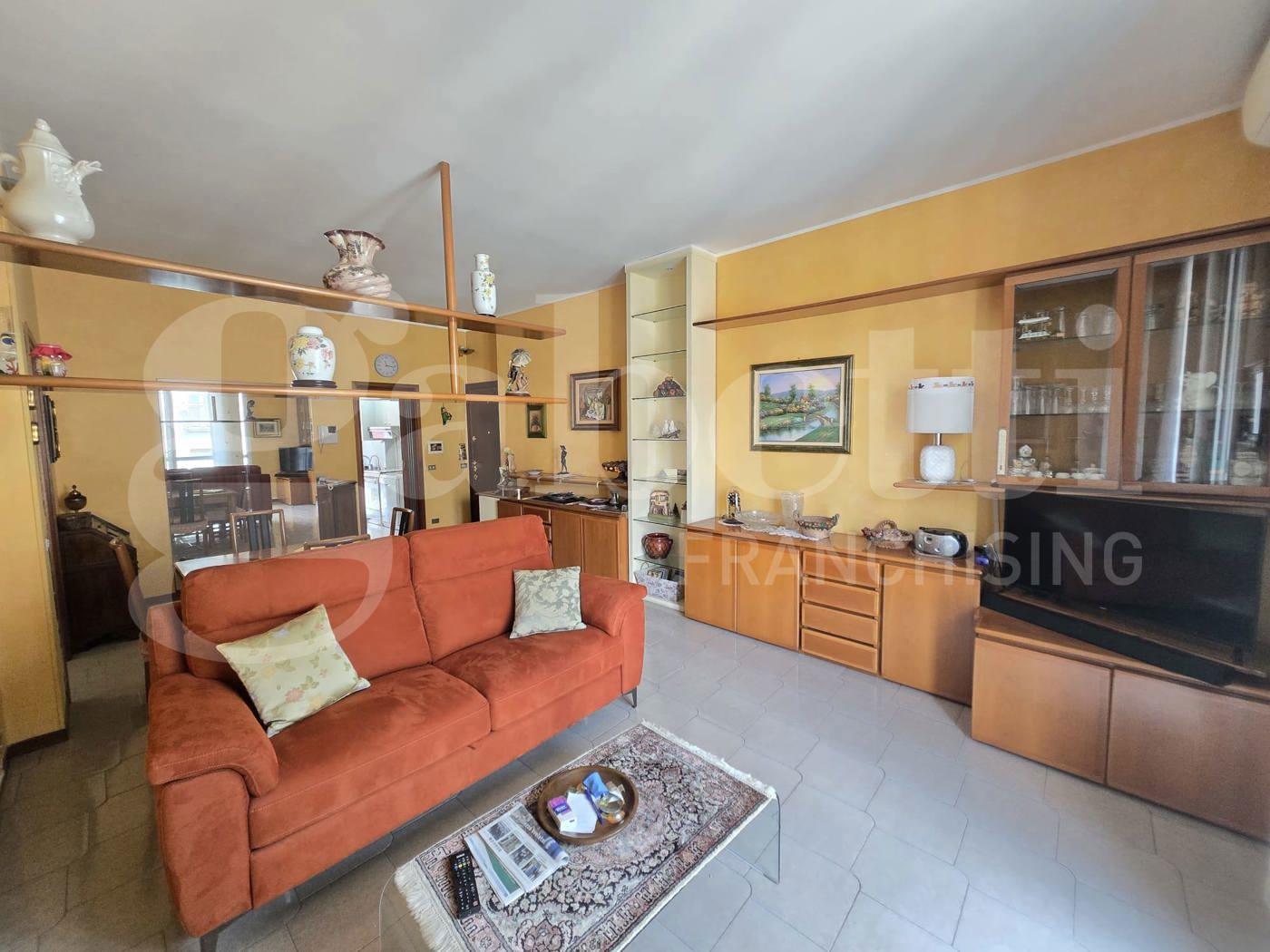 Trilocale in Via Battisti  120, Sesto San Giovanni