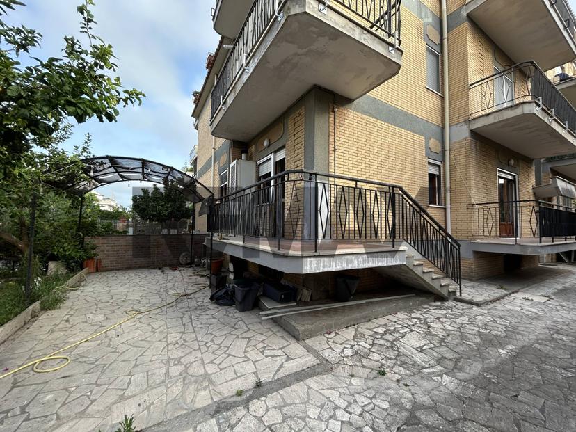 Quadrilocale in Via Santa Barbara 135, Nettuno