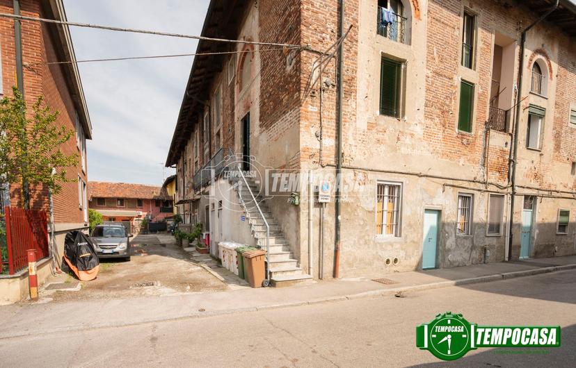 Bilocale in Via Salazar, Locate di Triulzi