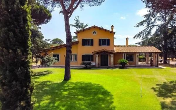 Villa plurifamiliare in Via Nazareno Strampelli 25, Roma
