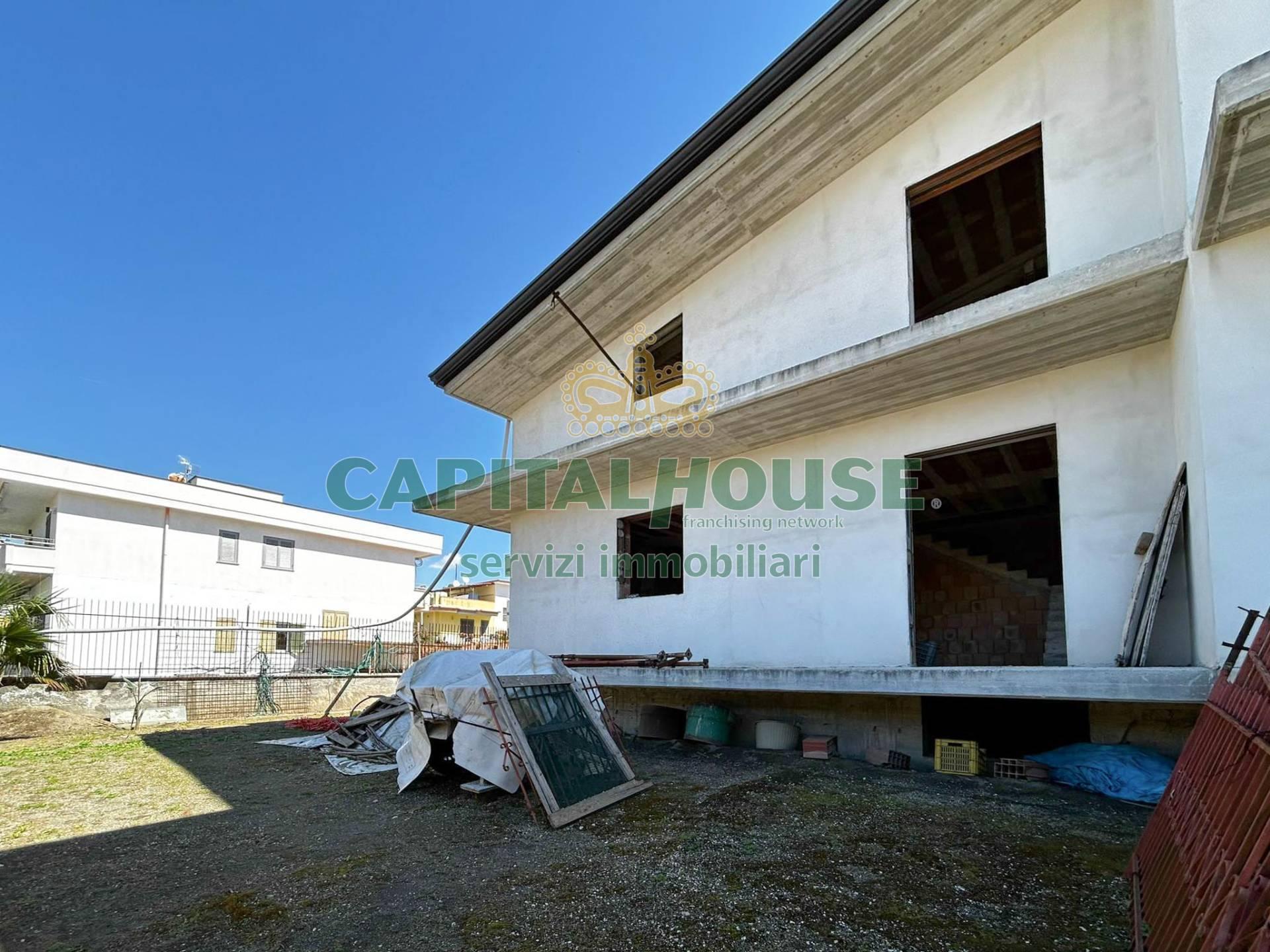 Villa, Casamarciano