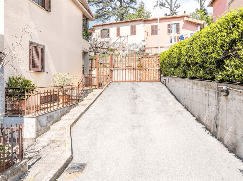 Quadrilocale in Vicolo Santa Chiara, Colonna — foto 5 di 5