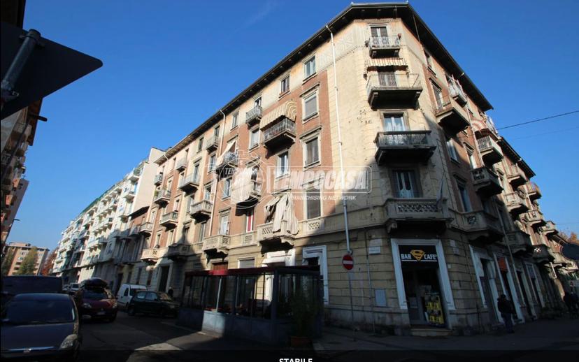 Trilocale in Via Rondissone 16, Torino