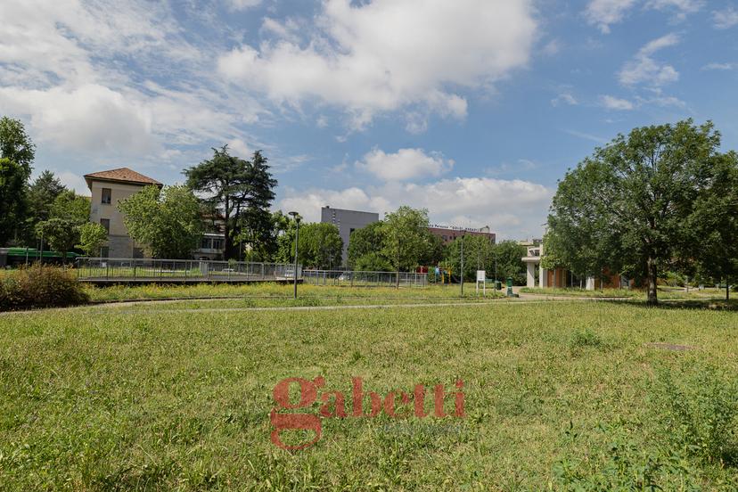 Bilocale in Via Desenzano 22, Milano