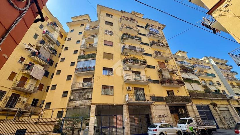 Quadrilocale in Via Biagio Miraglia 71, Napoli