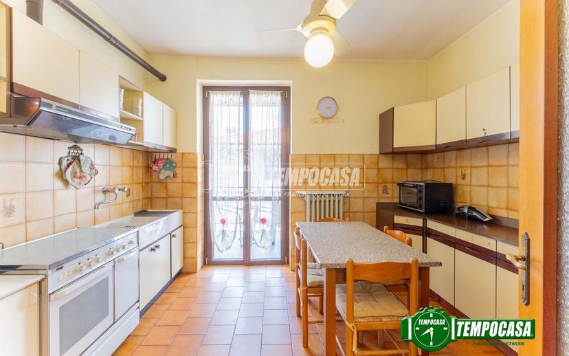 Trilocale in Via Carlo Porta, Inveruno — foto 2 di 5
