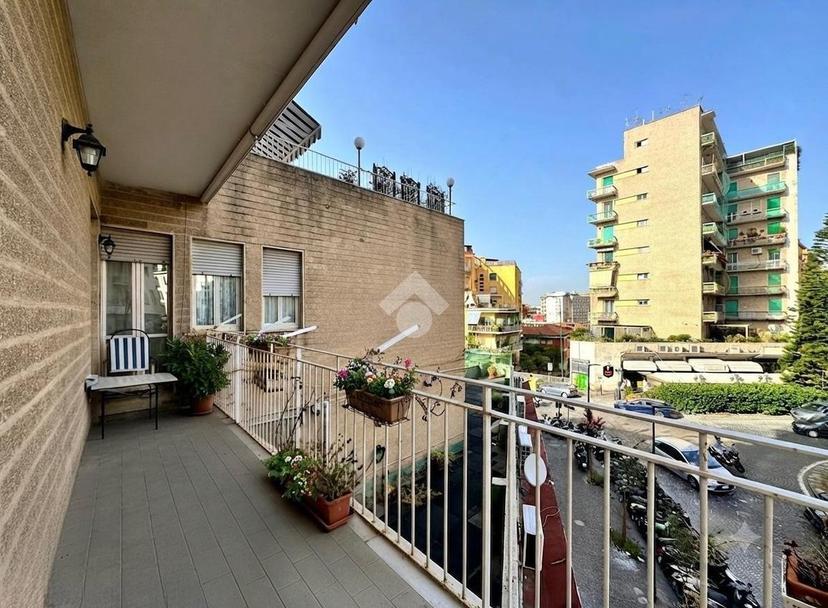Appartamento in Piazza Bernini 7, Napoli