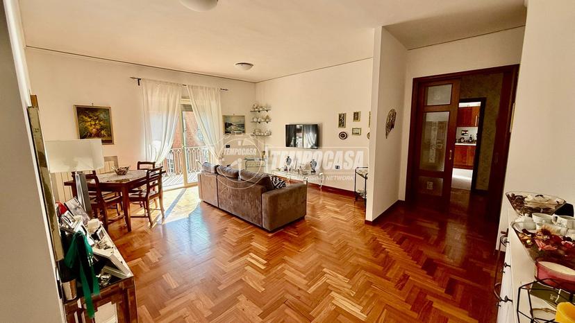 Quadrilocale in Via Vincenzo Tiberio, Napoli