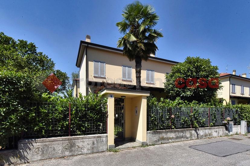 Villa a schiera in Via Tarvisio  8, Paderno Dugnano