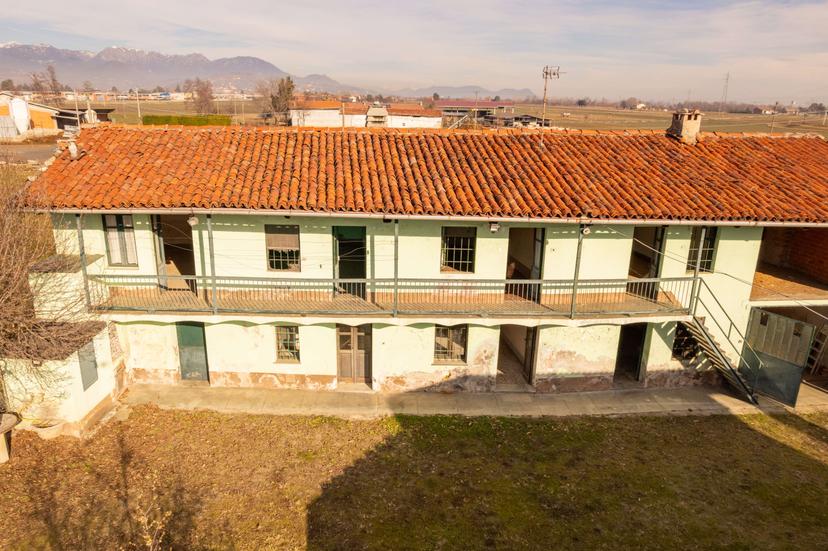 Villa unifamiliare in Strada Camborgetti Ballada 57, Bricherasio