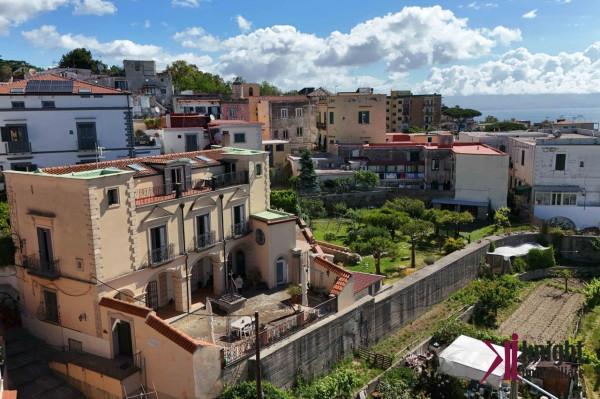 Villa bifamiliare in Via Nicola Ricciardi 46, Napoli